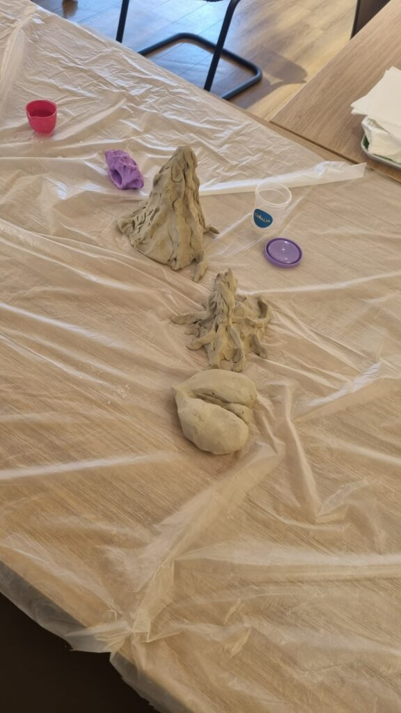 Atelier d'art-thérapie modelage à l'argile